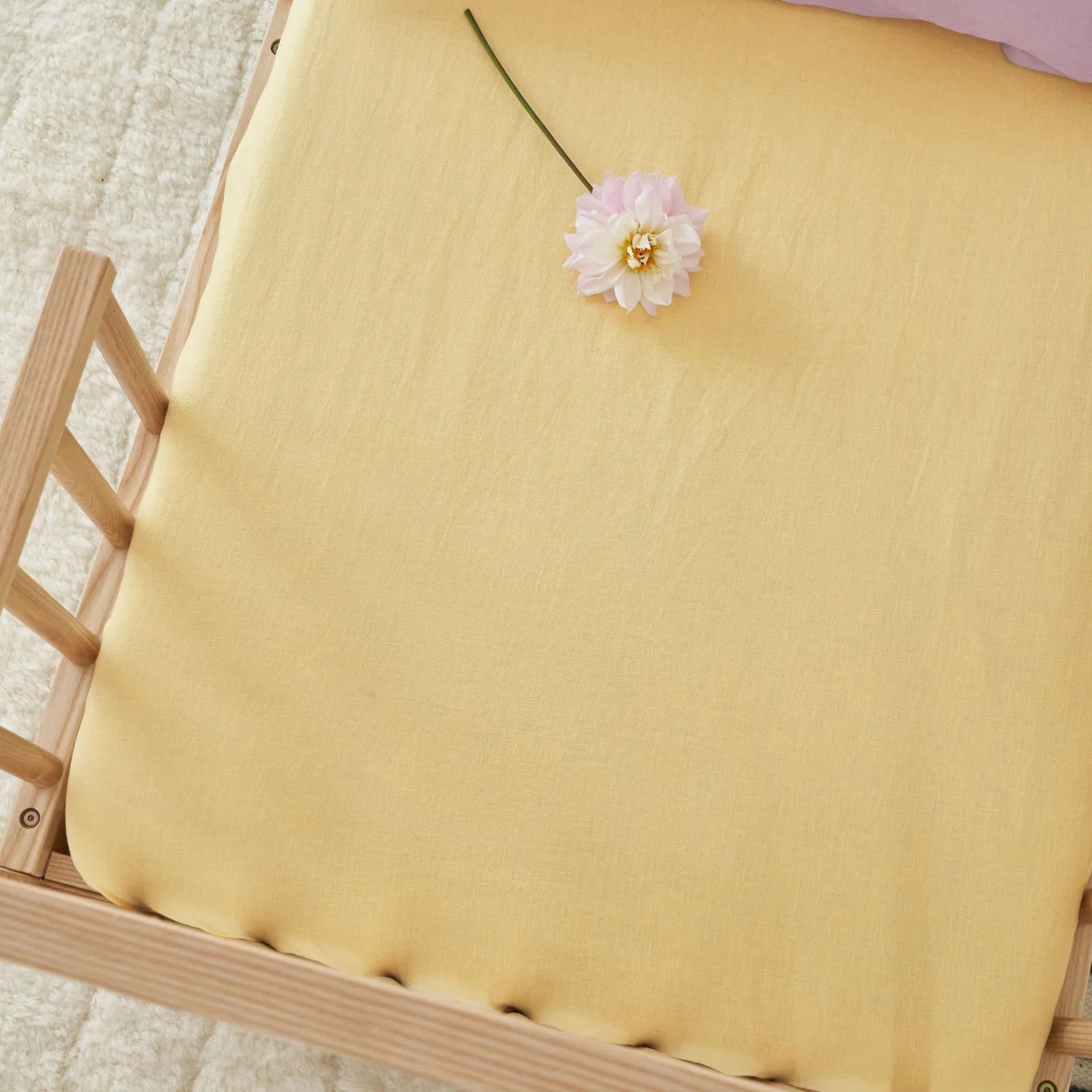 French Flax Linen Cot Sheet in Daisy - Image 3