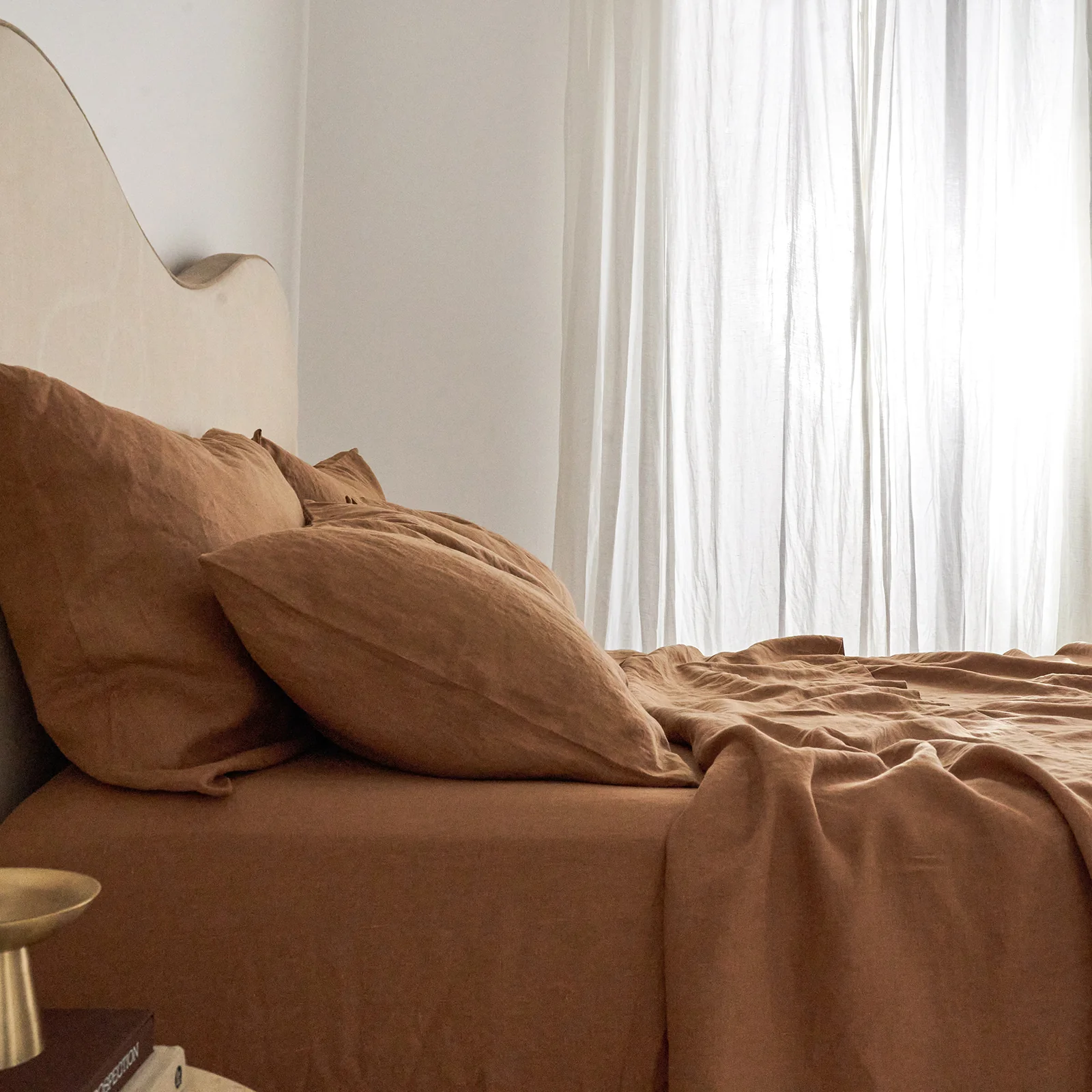 French Flax Linen Fitted Sheet in Hazelnut - Image 2