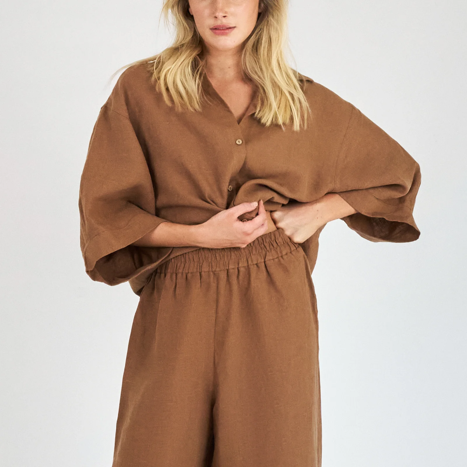 French Flax Linen Lounge Pant in Hazelnut - Image 4