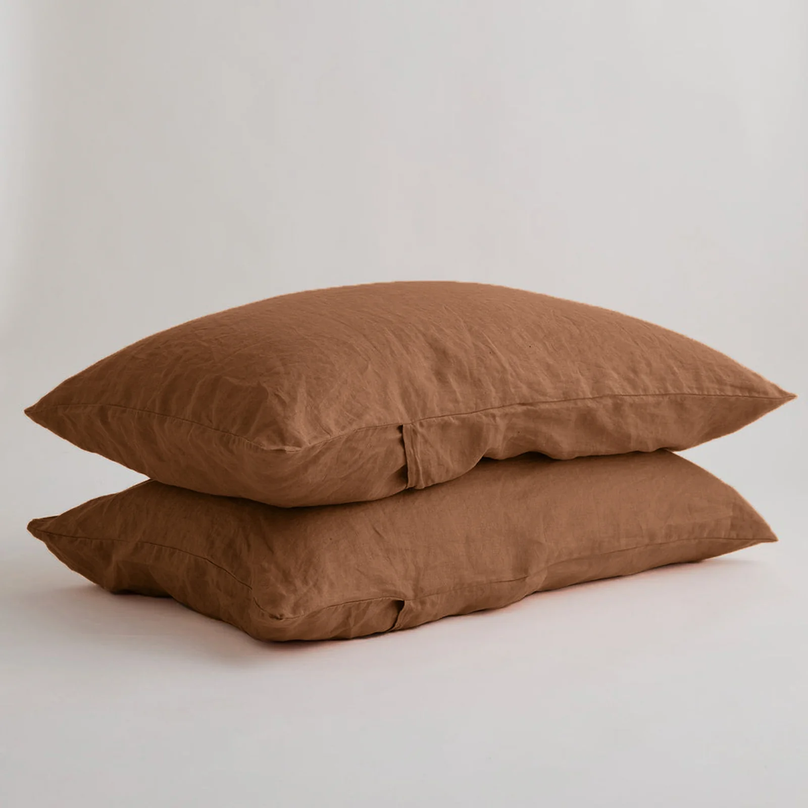 French Flax Linen Pillowcase Set in Hazelnut