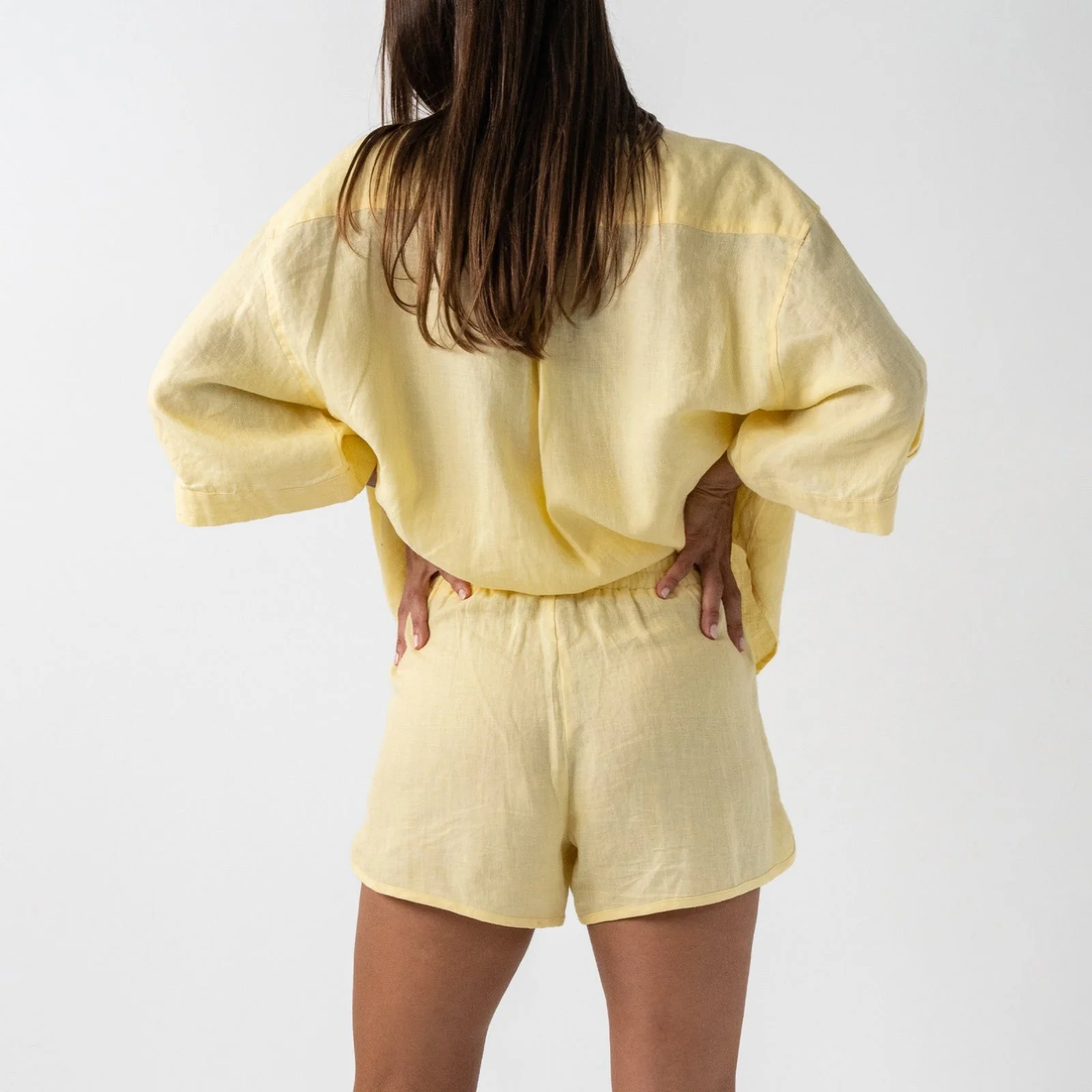 French Flax Linen Relaxed Short in Daisy - Image 2
