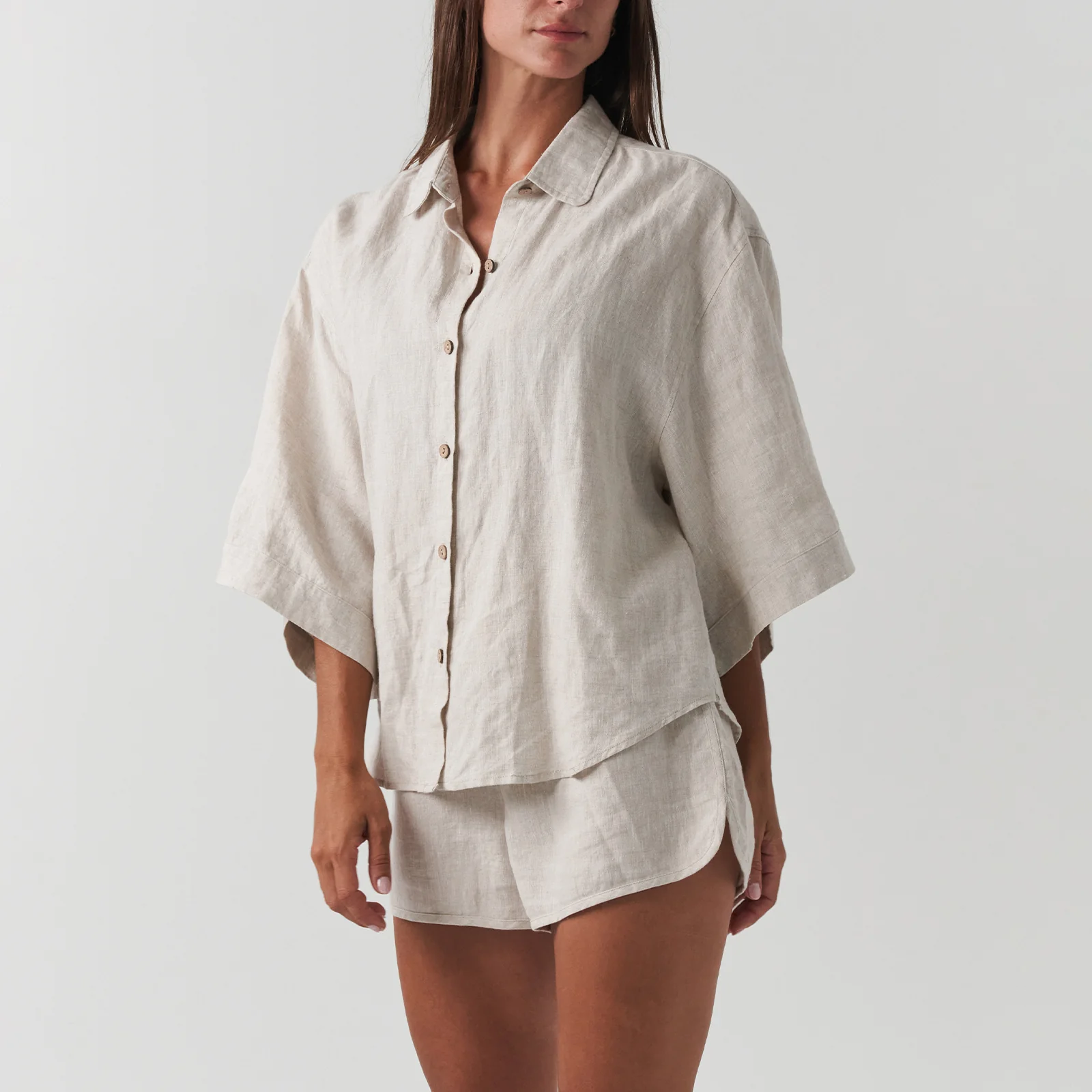 French Flax Linen Relaxed Short in Natural - Image 4