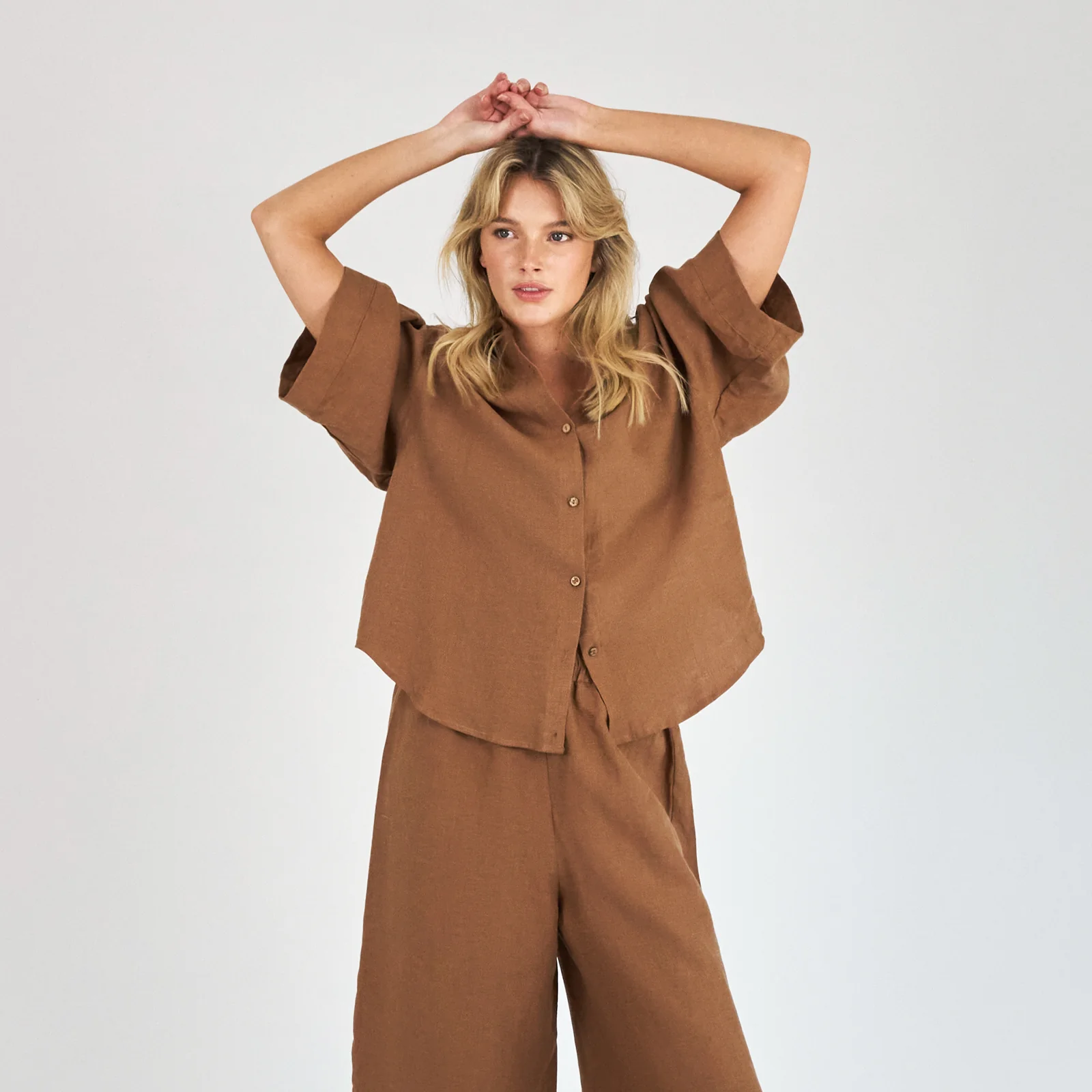 French Flax Linen Ruby Lounge Set in Hazelnut - Image 4