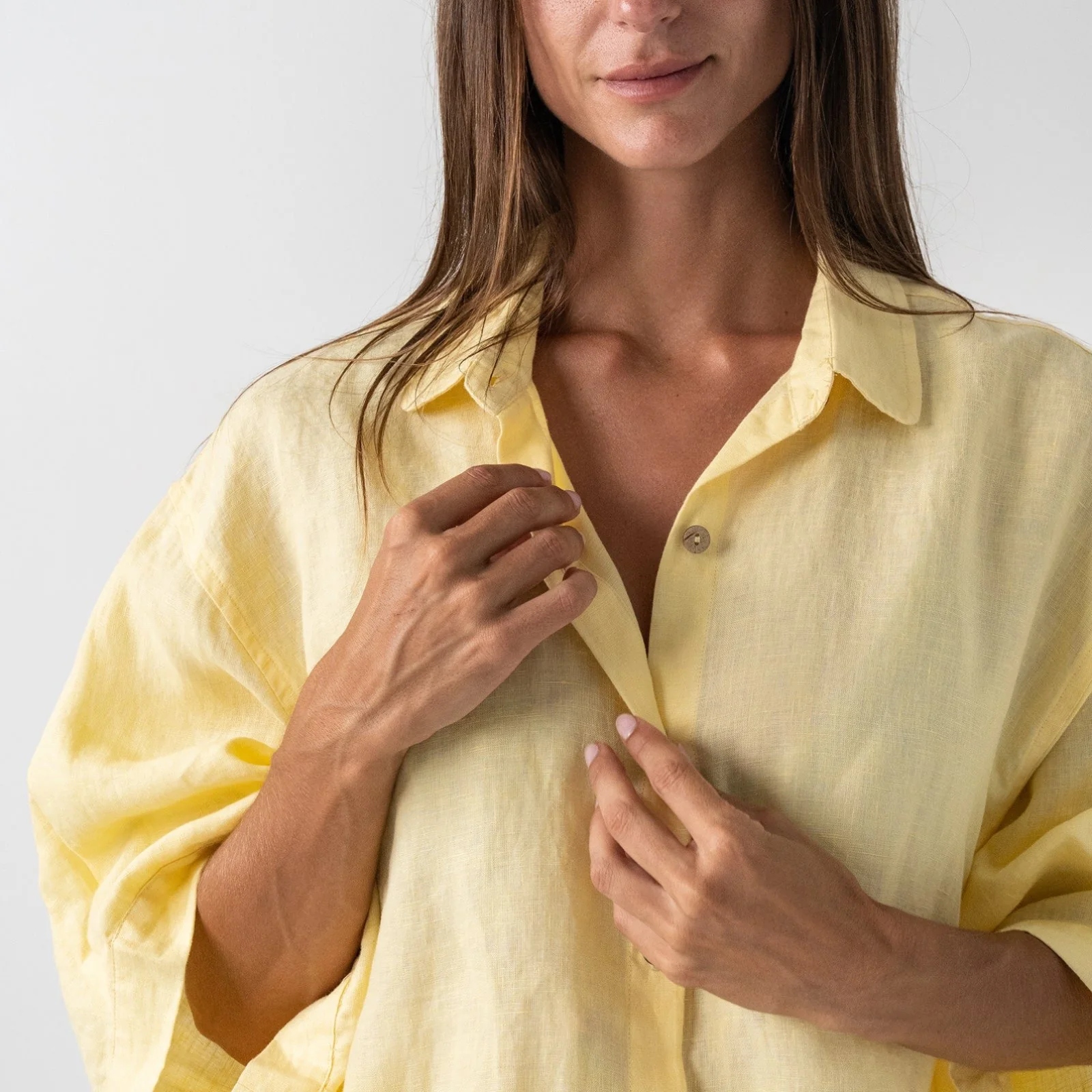 French Flax Linen Ruby Shirt in Daisy - Image 4