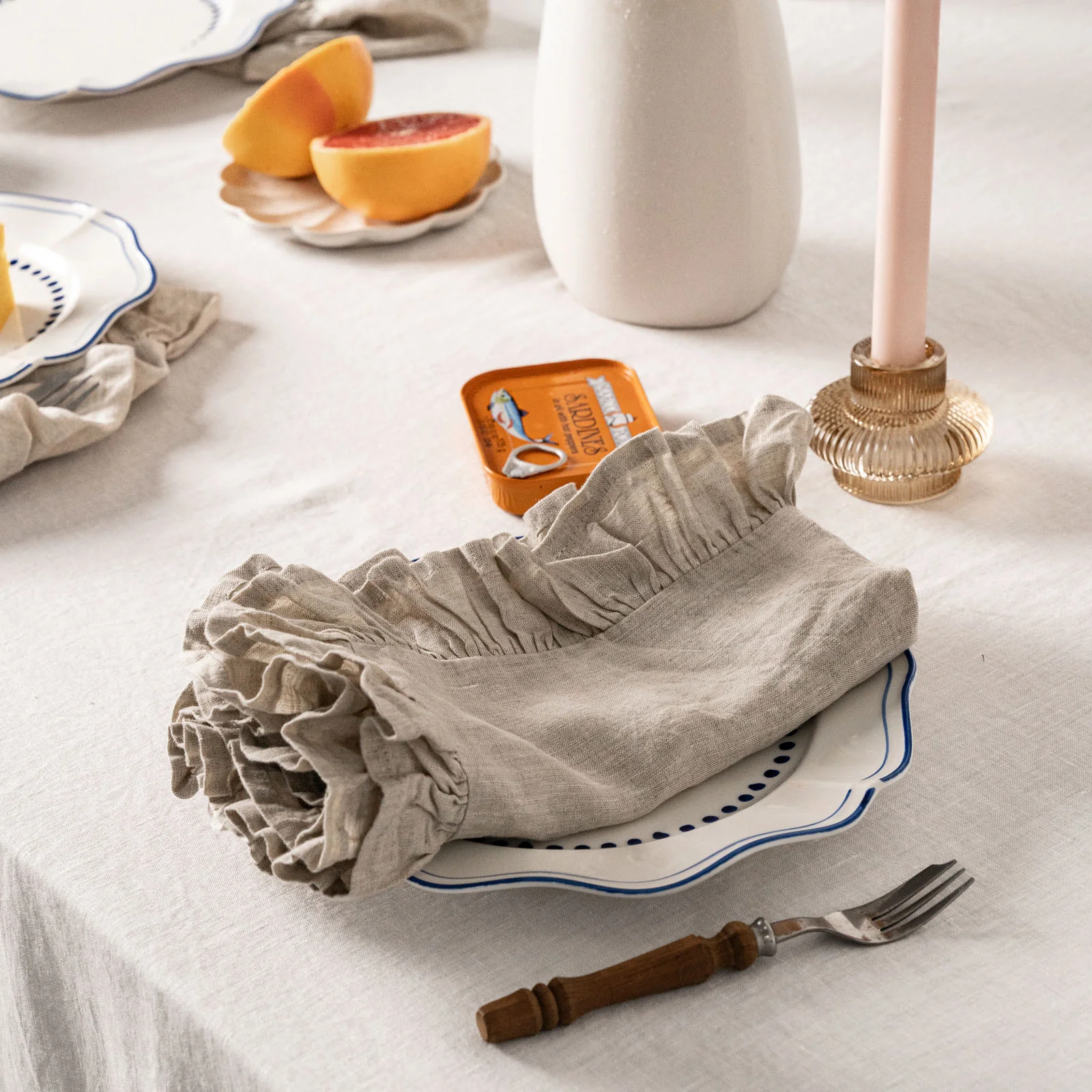 French Flax Linen Ruffles Napkins (Set Of 4) in Natural - Image 6