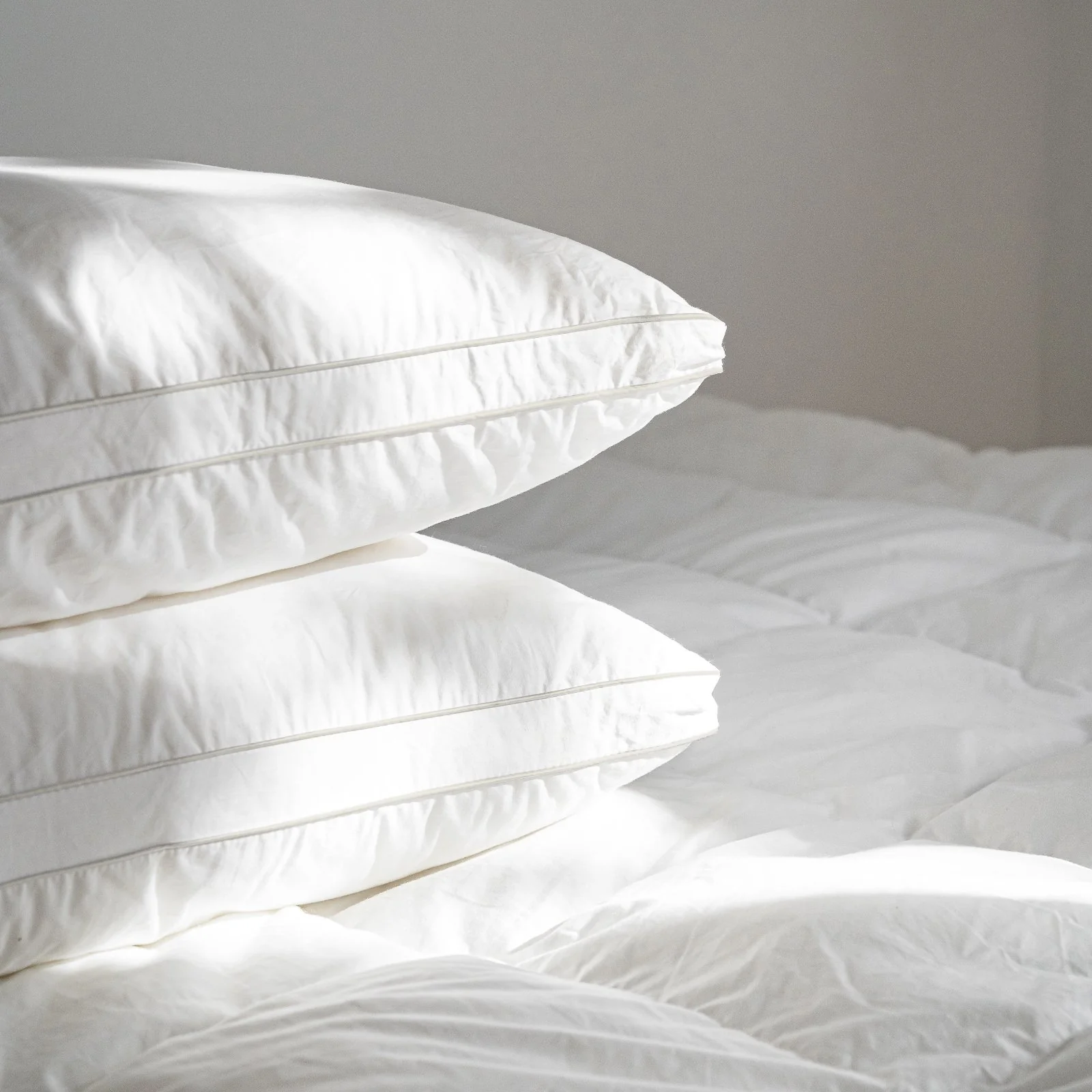Hotel Cloud Collection™ Luxury 5 Star Hotel Pillows Set - Image 4